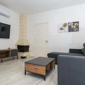 Apartment Maple Oak 102, Larnaca